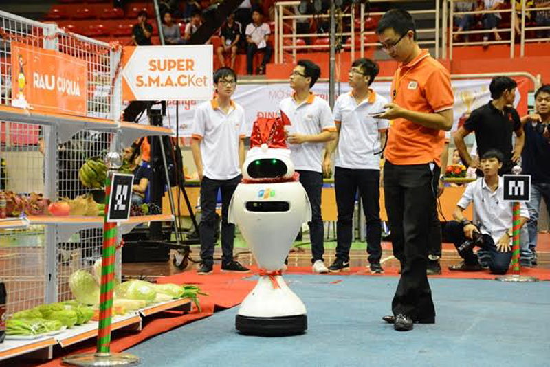 Phần thi robot mua hàng tự động tại siêu thị tại S.M.A.C Challenge 2015 - Ảnh: T.Luân