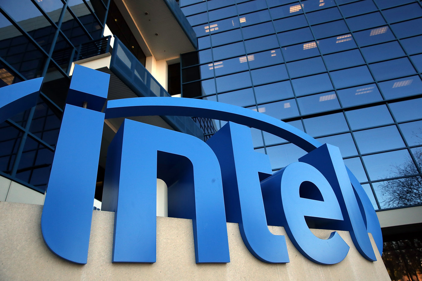 Intel đã hoàn tất các thủ tục để mua lại hãng Altera - Ảnh: AFP