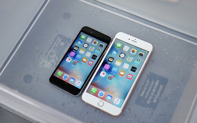 Apple âm thầm cải tiến thiết kế iPhone 6S để có thể chống thấm nước - Ảnh chụp YouTube