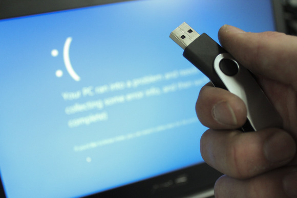 Đôi khi việc tạo một ổ flash USB phục hồi diễn ra không được suôn sẻ