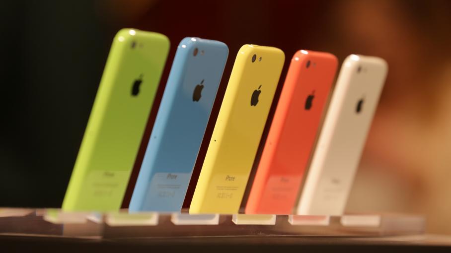 iPhone 5E sẽ không còn sử dụng chất liệu vỏ nhựa như chiếc iPhone 5C nữa - Ảnh: AFP