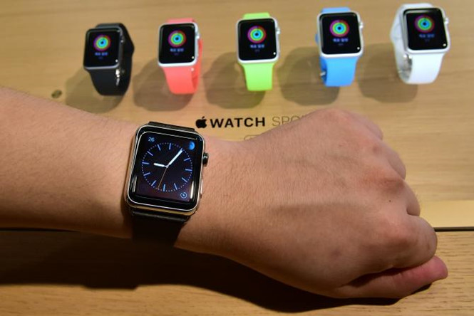 Apple Watch thế hệ 2 được cho là vẫn đang phát triển - Ảnh: AFP