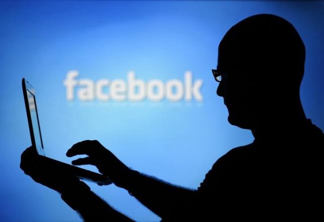 Càng già sẽ càng ít bạn trên Facebook? – Ảnh: Reuters