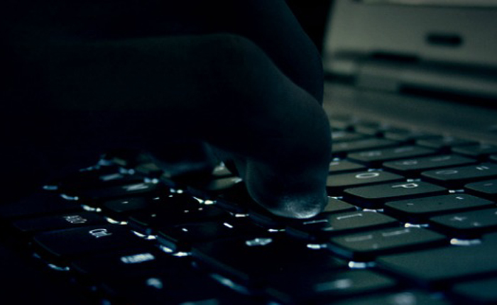 Tin tặc vẫn luôn tìm ra nhiều phương thức tấn công khác nhau để chiếm đoạt tài khoản người dùng - Ảnh: AFP