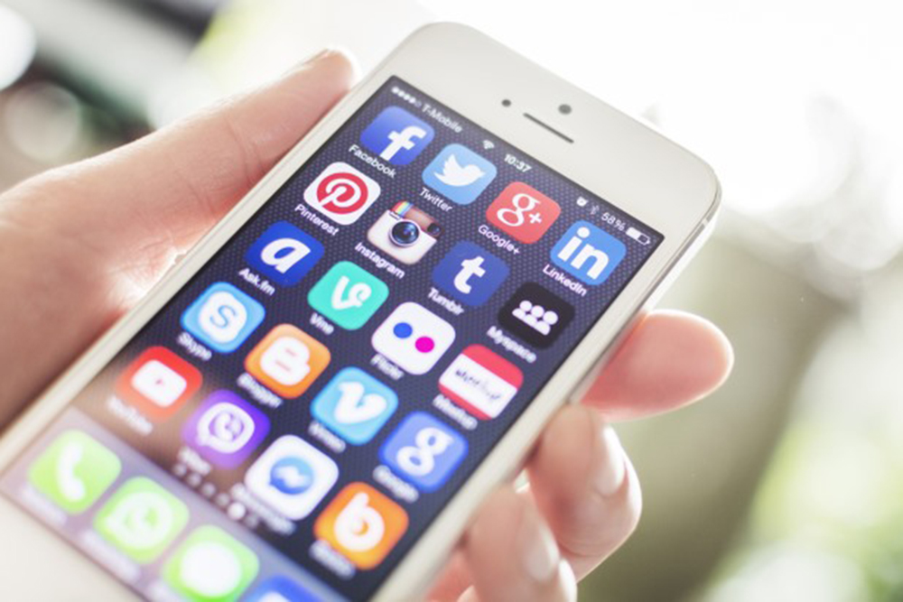 Apple mở ra phương thức nâng cấp iPhone kiểu mới cho khách hàng - Ảnh: Shutterstock
