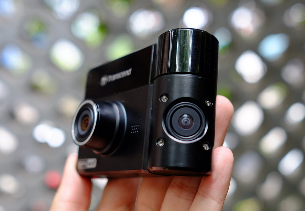 DrivePro 520 là dạng camera hành trình dùng 2 ống kính - Ảnh: T.Luân