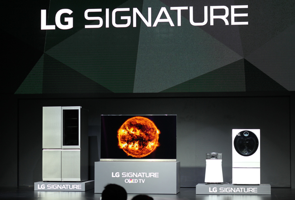 Loạt sản phẩm LG Signature vừa được đem giới thiệu tại Việt Nam - Ảnh: T.Luân