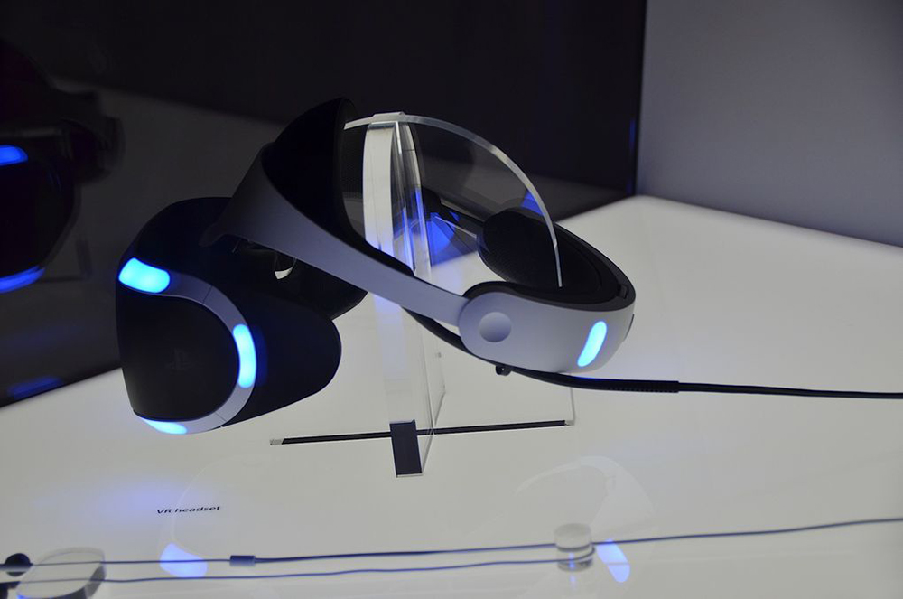 PlayStation VR sẽ đến tay khách hàng vào cuối năm nay với giá 399 USD - Ảnh chụp lại từ The Verge