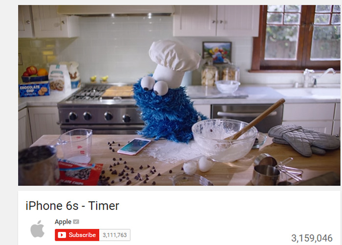Cuộc trò chuyện của chú rối Cookie Monster với iPhone đã thu hút hơn 3 triệu lượt xem trên YouTube - Ảnh chụp màn hình