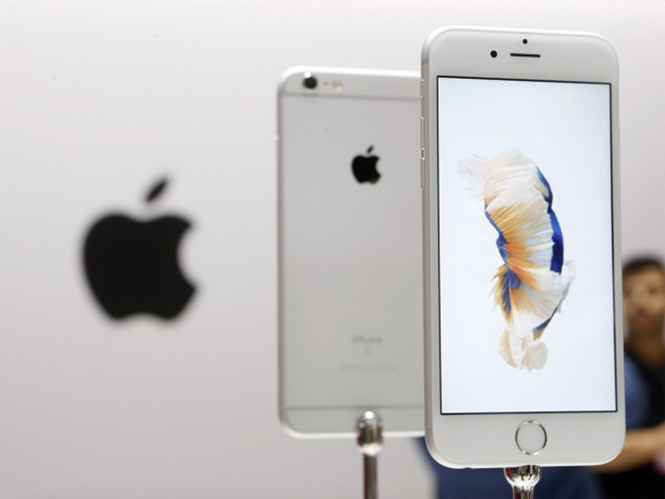 iPhone đang sẵn sàng đón chào cột mốc đầy tự hào kể từ ngày ra mắt năm 2007 - Ảnh: AFP