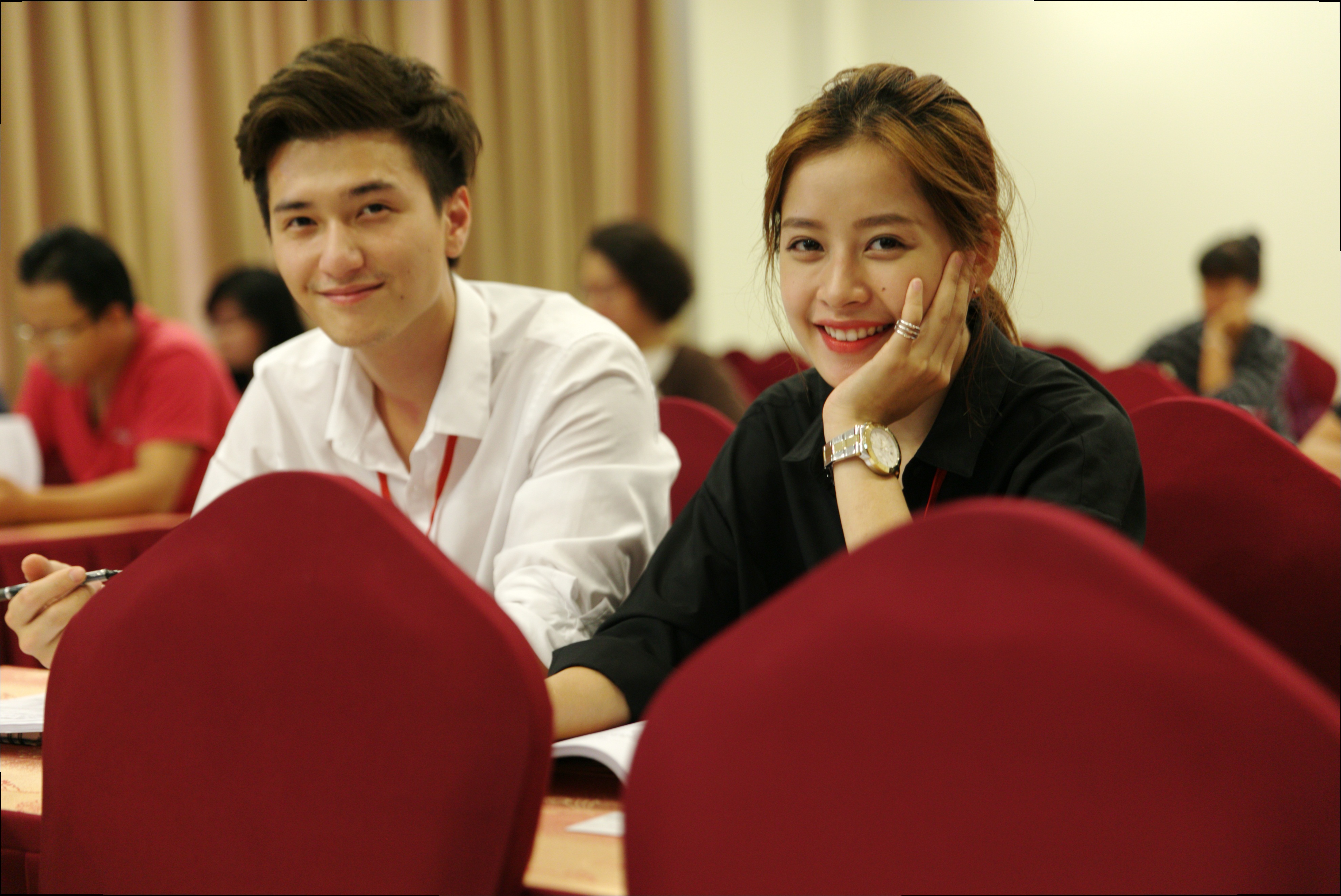 Huỳnh Anh và Chi Pu hào hứng học làm đạo diễn