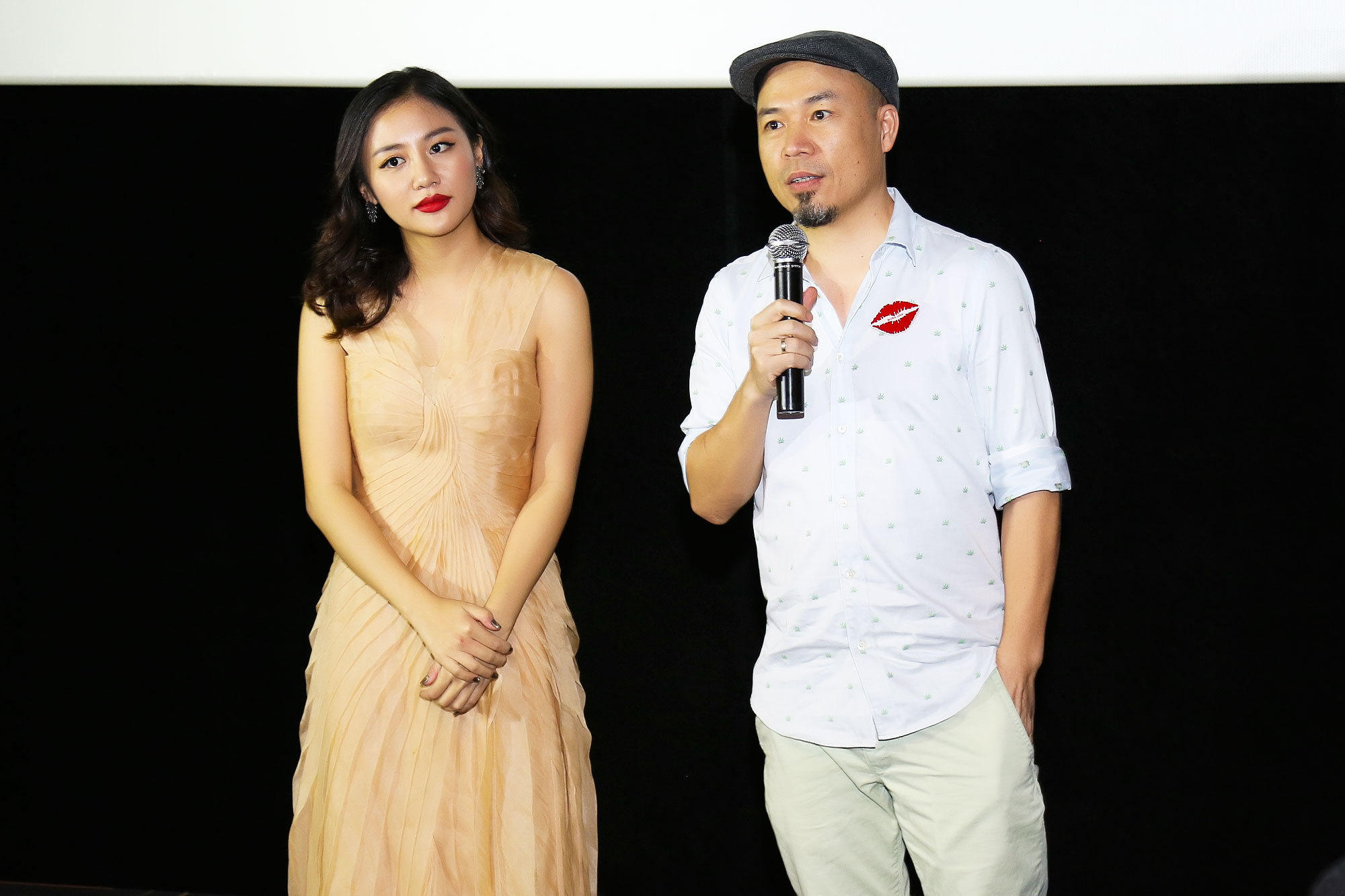 Văn Mai Hương và nhạc sĩ Huy Tuấn chia sẻ trong buổi họp báo