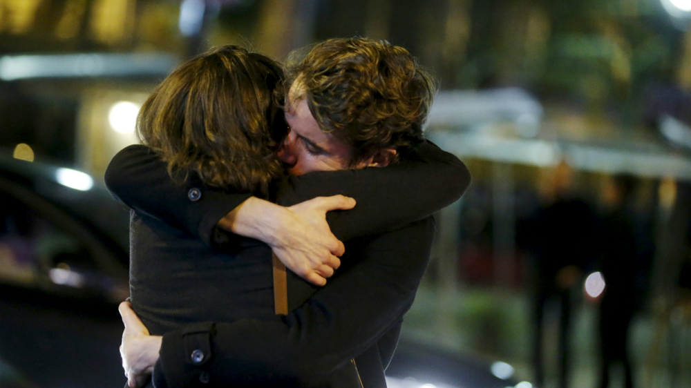 Paris vừa trải qua một đêm kinh hoàng và đẫm máu - Ảnh: Reuters
