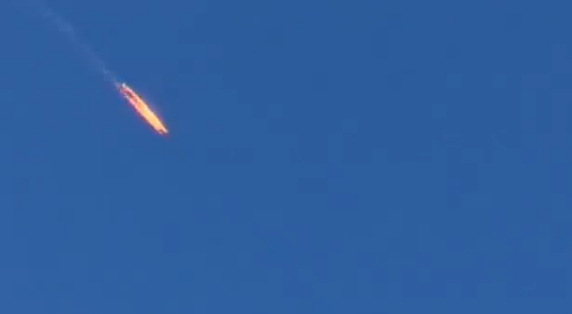 Hình ảnh từ video cho thấy chiếc máy bay đang rơi xuống - Ảnh chụp từ màn hình