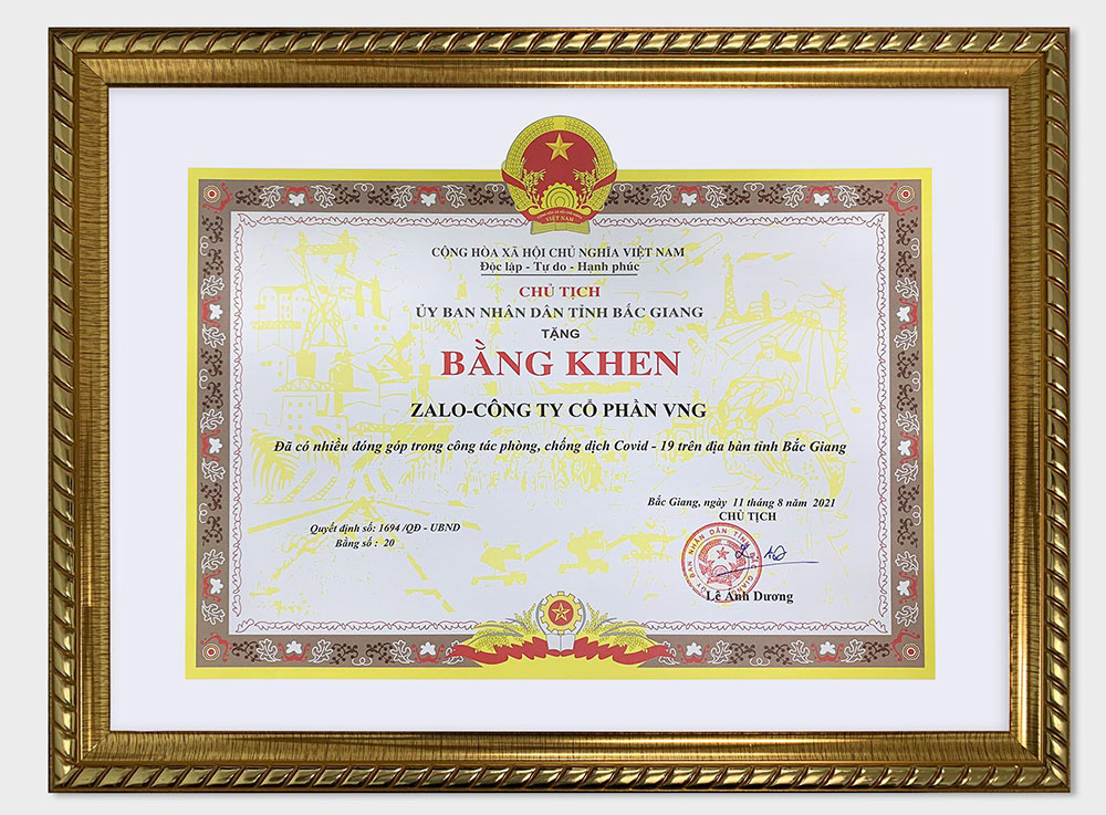 UBND Bắc Giang trao tặng bằng khen cho Zalo vì có nhiều đóng góp trong công tác phòng, chống dịch Covid-19. Ảnh UBND tỉnh Bắc Giang