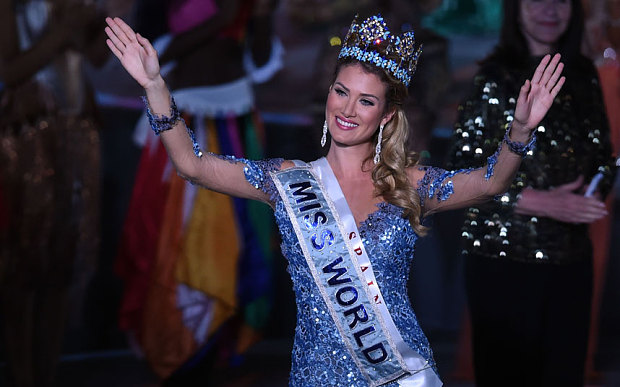 Nhan sắc của Tân hoa hậu Mireia Lalaguna Rozo bị chê là nhạt nhòa so với các thí sinh khác trong top 5 như người đẹp Lebanon và Nga - Ảnh: AFP/ Getty Images