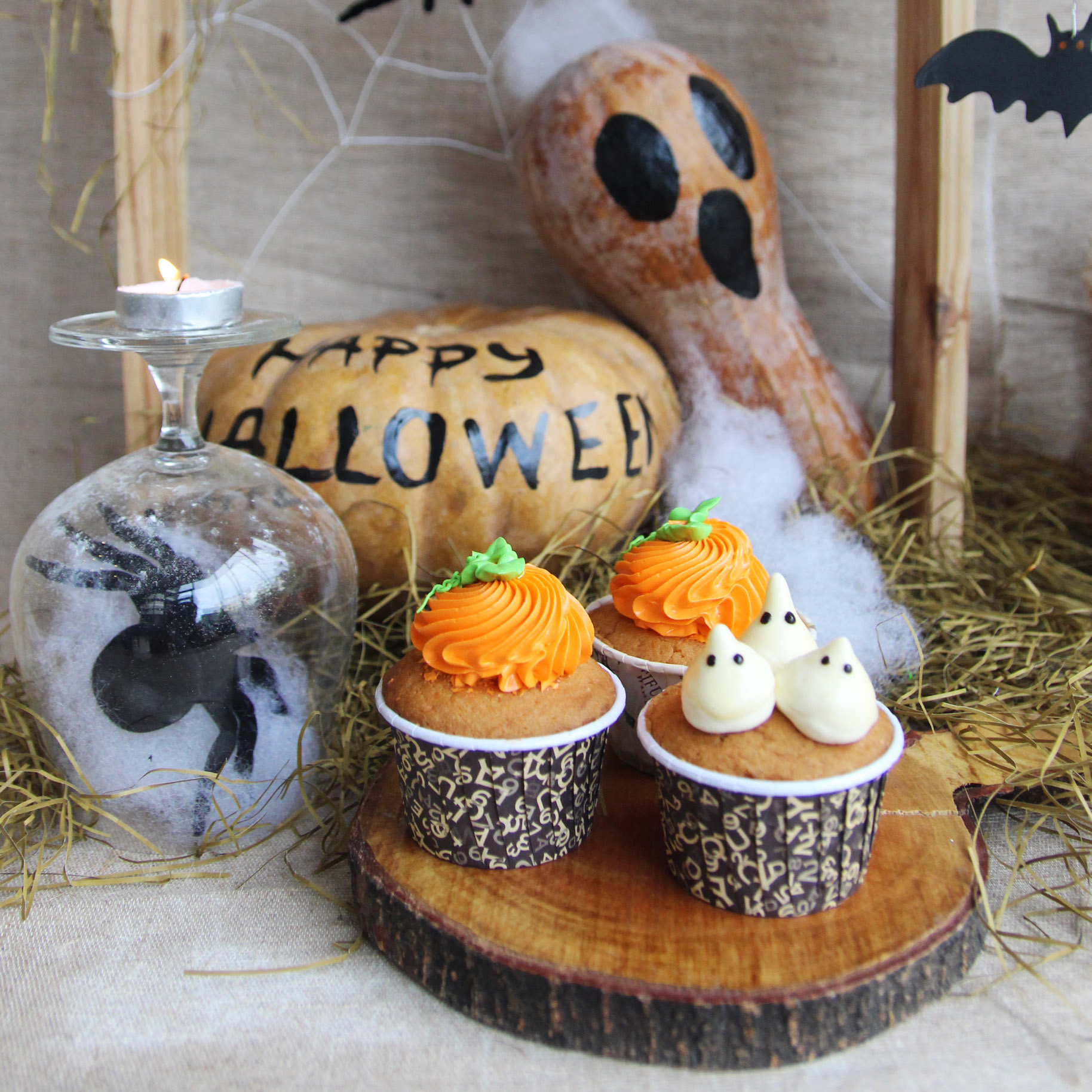 Set bánh Halloween "Dạ Tiệc Lúc 12h" dành cho 10 người chỉ 590.000đ tại BreadTalk