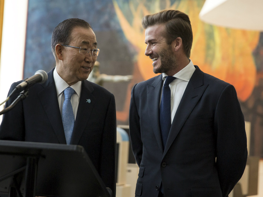 Cựu danh thủ bóng đá David Beckham và Tổng thư ký Liên Hiệp Quốc Ban Ki-moon - Ảnh: Reuters