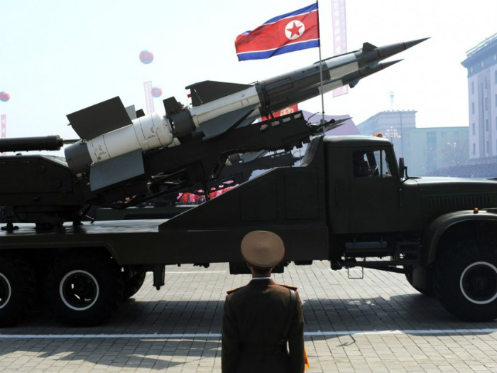 Tên lửa phòng không của Triều Tiên - Ảnh: Reuters
