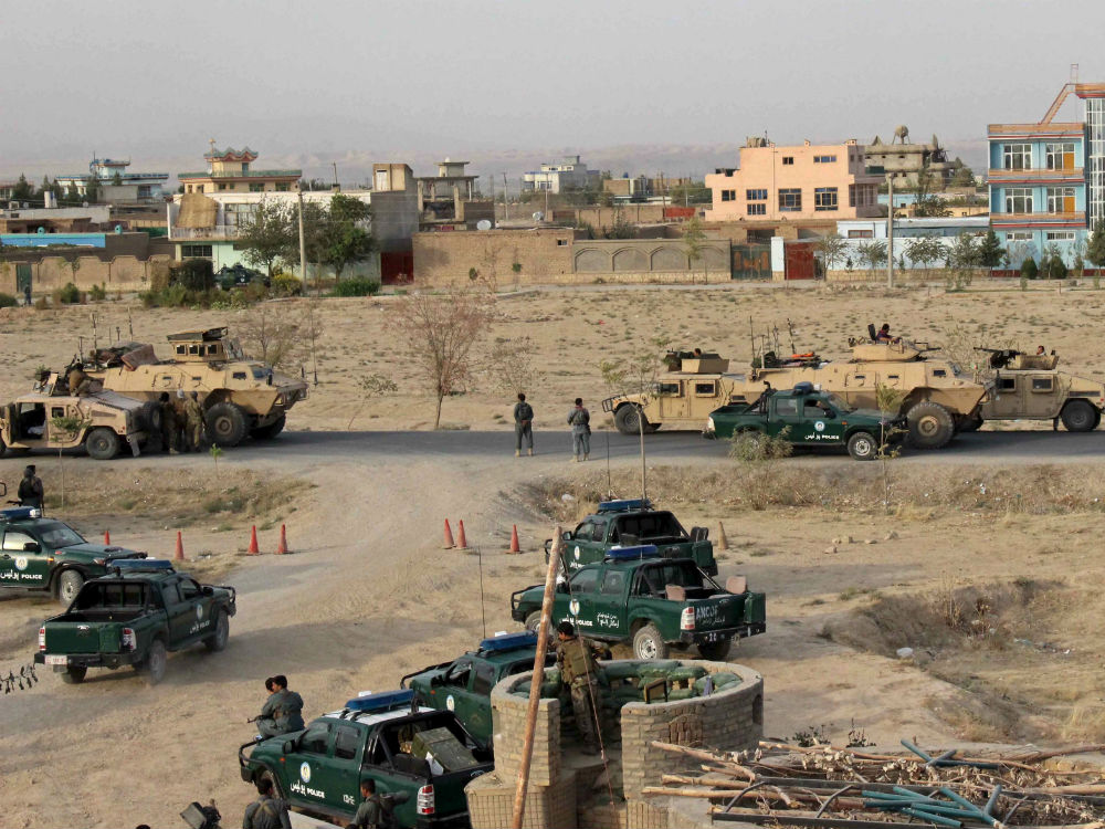 Lực lượng chính phủ Afghanistan đã giành lại quyền kiểm soát thành phố chiến lược Kunduz từ tay Taliban ngày 1.10 - Ảnh: Reuters