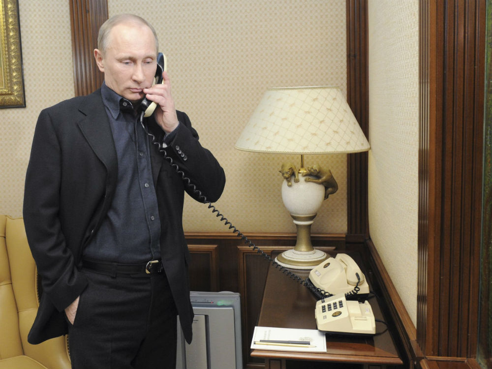 Tổng thống Putin gọi điện cho 4 lãnh đạo Trung Đông bàn về Syria - Ảnh: Reuters