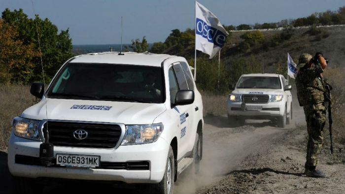 Lực lượng ly khai ở Lugansk, miền đông Ukraine khẳng định đã trục xuất hai quan sát viên của Tổ chức an ninh và hợp tác châu Âu (OSCE) nhưng OSCE phủ nhận - Ảnh: AFP