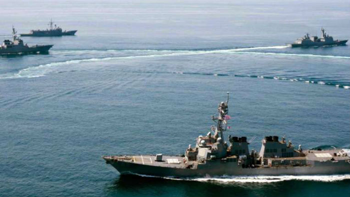 Dưới góc độ pháp lý, việc tàu khu trục USS Lassen của Mỹ đi vào khu vực 12 hải lý quanh Đá Xu Bi và Đá Vành Khăn không bị coi là vào lãnh hải - Ảnh minh hoạ: Hải quân Mỹ