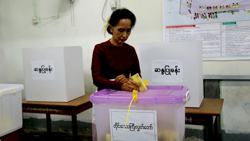Kết quả cuộc tổng tuyển cử ở Myanmar được công bố nhỏ giọt - Ảnh: Reuters