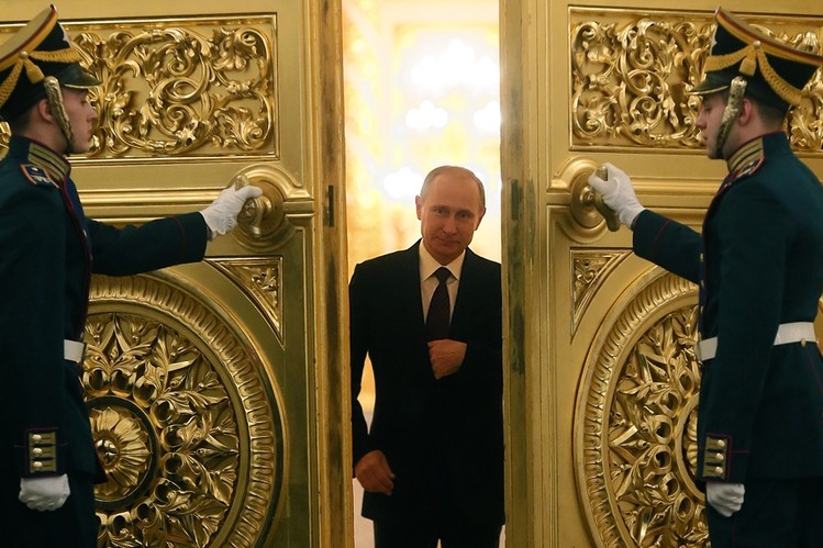 Tổng thống Putin chuẩn bị đọc thông điệp liên bang vào ngày 3.12.2015 - Ảnh: AFP