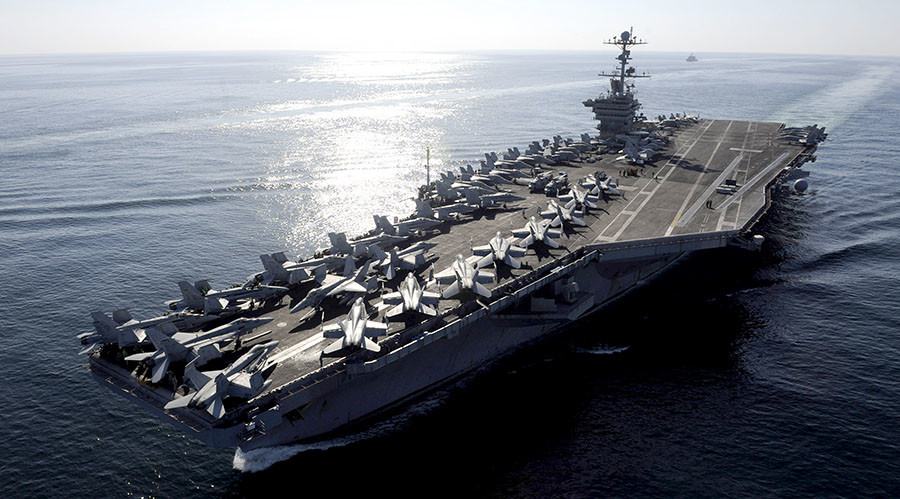 Tàu sân bay Mỹ John C. Stennis tuần tra ở Biển Đông đầu tháng 3.2016 - Ảnh: Reuters