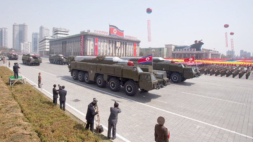 Khả năng thu nhỏ đầu đạn hạt nhân của Triều Tiên để gắn lên tên lửa tầm trung vẫn là điều chưa được kiểm chứng - Ảnh: AFP