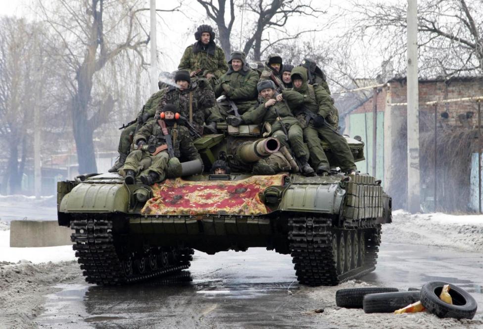 Lực lượng ly khai Donetsk ở miền đông Ukraine cáo buộc quân đội chính phủ vi phạm lệnh ngừng bắn - Ảnh: Reuters