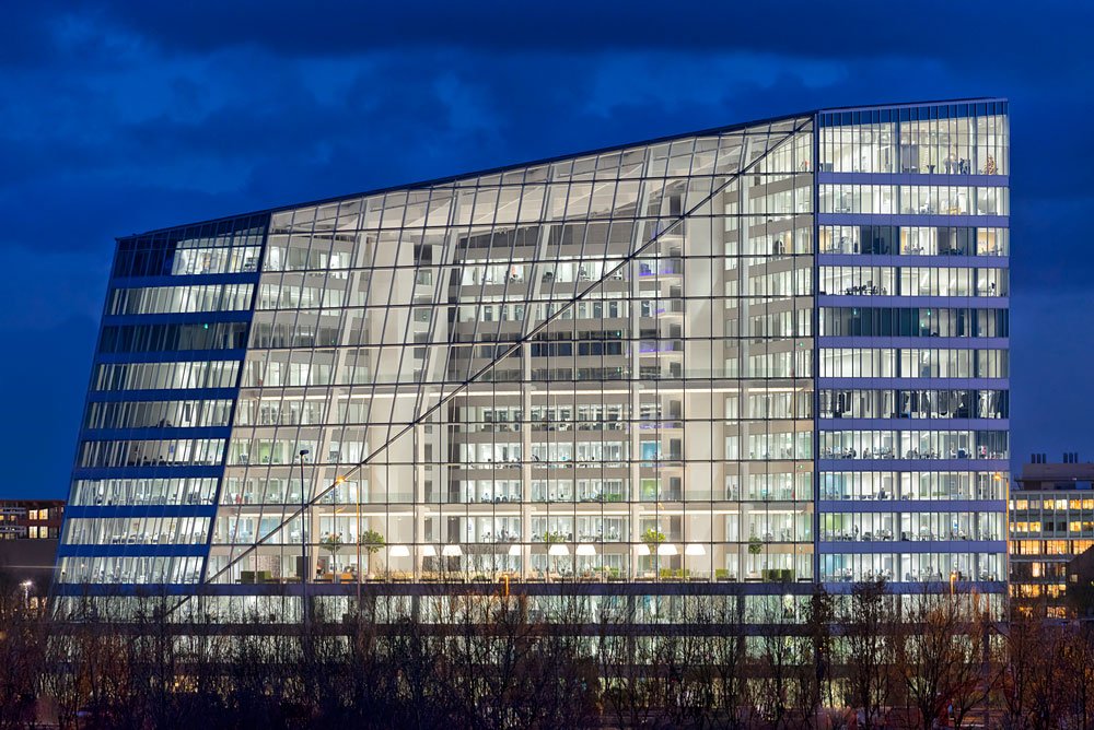 Tòa nhà The Edge tại thành phố Amsterdam (Hà Lan) - Ảnh chụp màn hình Business Insider