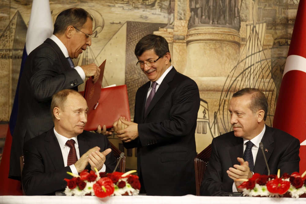 Tổng thống Nga Vladimir Putin (trái) và Tổng thống Thổ Nhĩ Kỳ Recep Tayyip Erdogan - Ảnh: Reuters