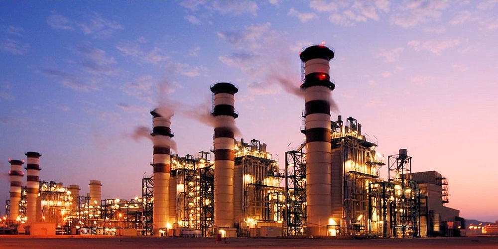 Nhà máy lọc dầu - Ảnh: AFP