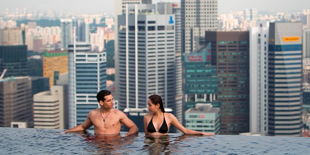 Khách sạn 5 sao Marina Bay Sands - Ảnh: Reuters