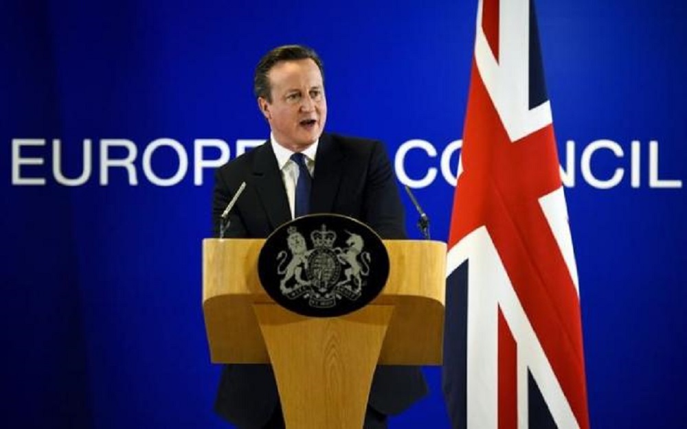 Thủ tướng Anh David Cameron phát biểu sau hội nghị thượng đỉnh của các lãnh đạo Liên minh châu Âu (EU) ở Brussels (Bỉ) hôm 19.2 - Ảnh: Reuters