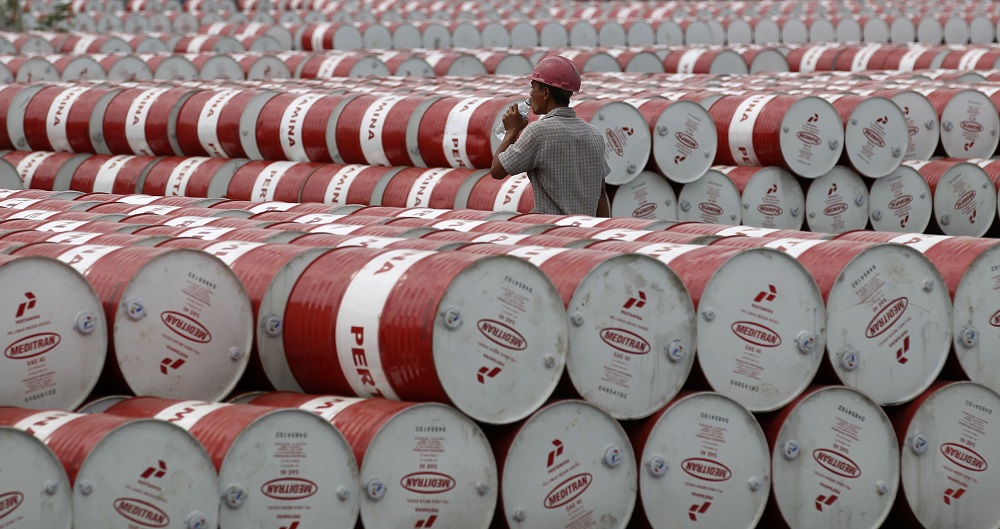Cơ quan Năng lượng Quốc tế (IEA) cho biết giá dầu có thể đã thoát đáy - Ảnh: Reuters