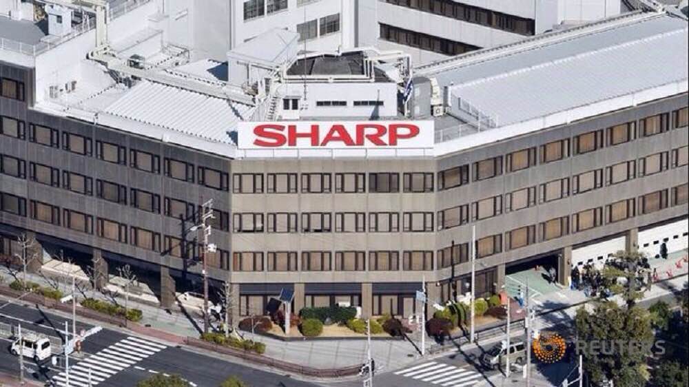 Trụ sở hãng Sharp ở thành phố Osaka (Nhật Bản) - Ảnh: Reuters
