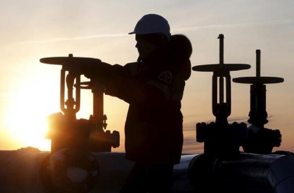 Sản lượng dầu khí Nga tăng vọt trước thềm cuộc họp với các nhà sản xuất khác ở Qatar - Ảnh: Reuters