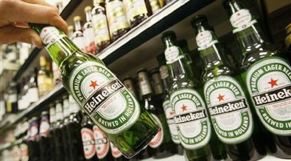 Lượng bia Heineken bán ra trong quý 1 năm nay được thúc đẩy mạnh bởi doanh số ở Việt Nam, Trung Quốc - Ảnh: Reuters