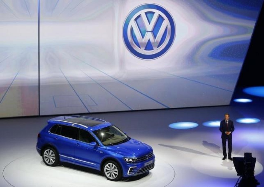 Volkswagen thiệt hại nặng nề sau vụ bê bối gian lận bài kiểm tra khí thải - Ảnh: Reuters