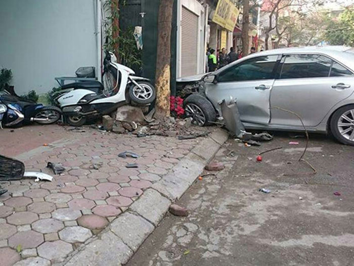 Hiện trường vụ tai nạn giao thông làm 3 người chểt mới đây ở Hà Nội - Ảnh: An Chiến