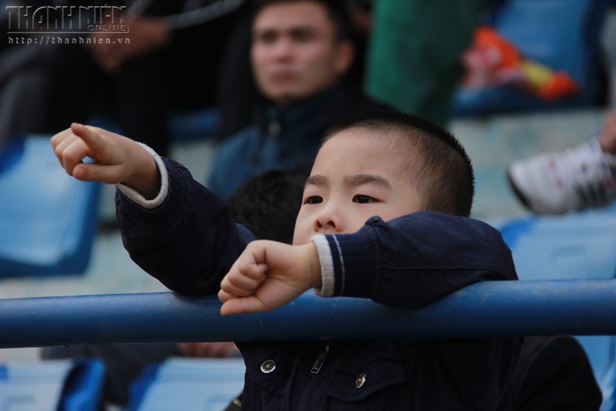 HAGL-thap-lua-san-Hang-Day-V-league