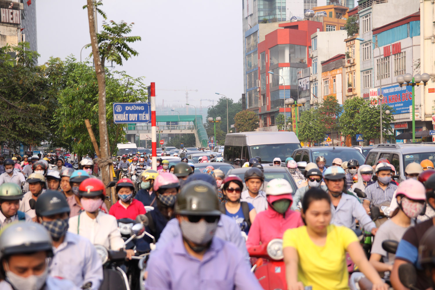 bien-nguoi-do-ra-duong-sau-ky-nghi-30.4-giao-thong-Ha-Noi-tac-duong-nghiem-trong