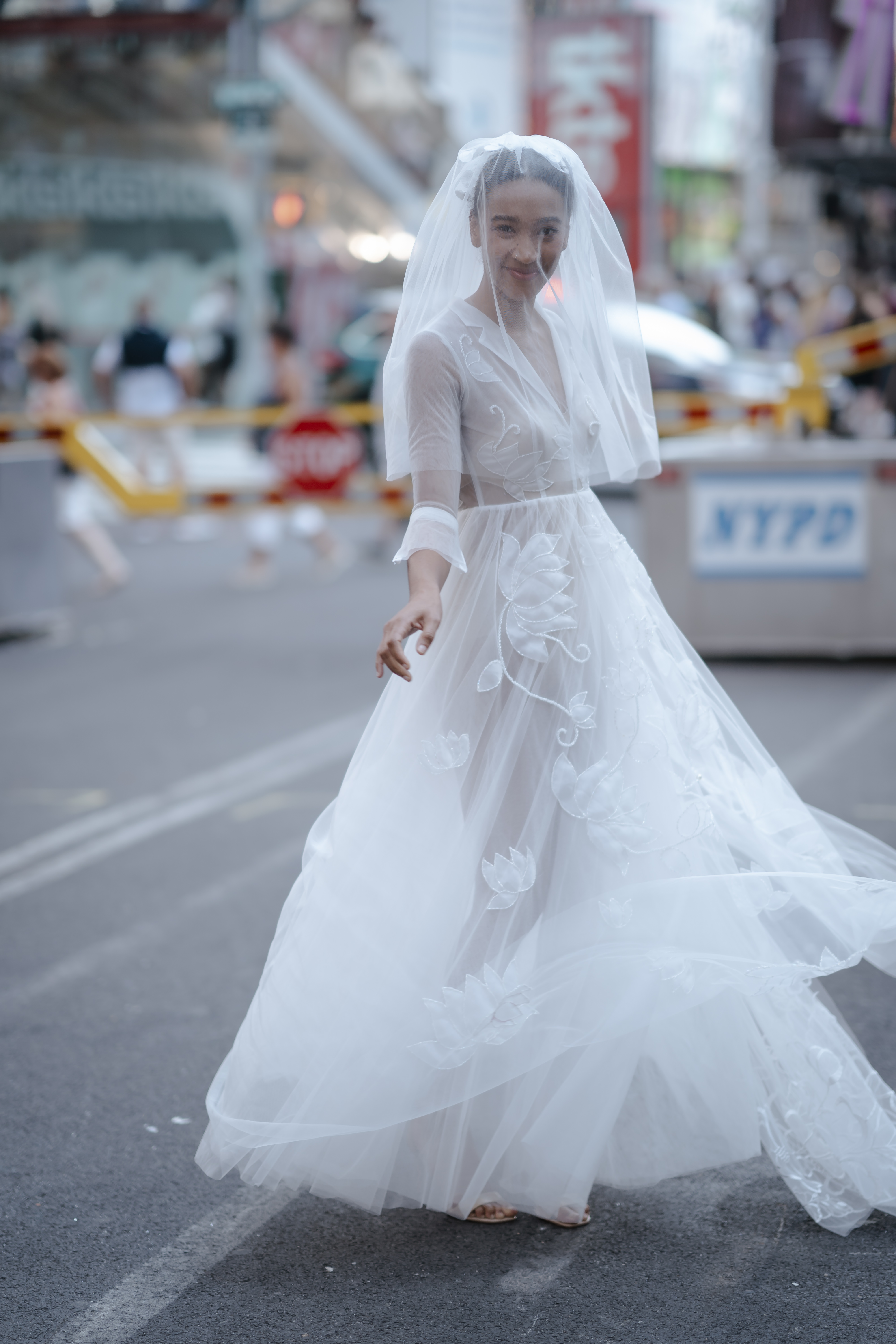 Người đứng sau chiếc váy cưới 28 tỷ đắt nhất Việt Nam - CEO Linh Nga  Bridal: Có trong tay tiệm váy tầng áp mái, đánh 'liều' vào phân khúc cao cấp