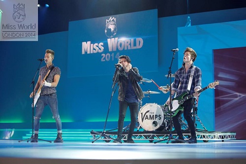  Phần trình diễn của The Vamps tại đêm chung kết Miss World 2014 – Ảnh: Miss World