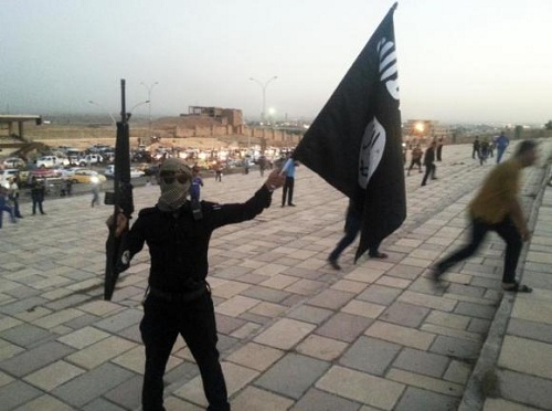 Một tay thánh chiến IS ở Iraq - Ảnh: Reuters