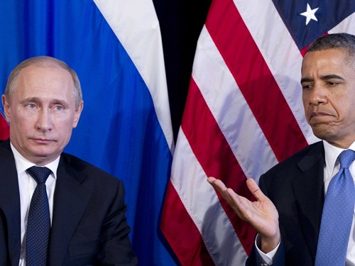  Ông Putin (trái) vẫn có thể đàm phán lại với Mỹ và châu Âu nhờ thái độ với Ukraine - Ảnh: Reuters