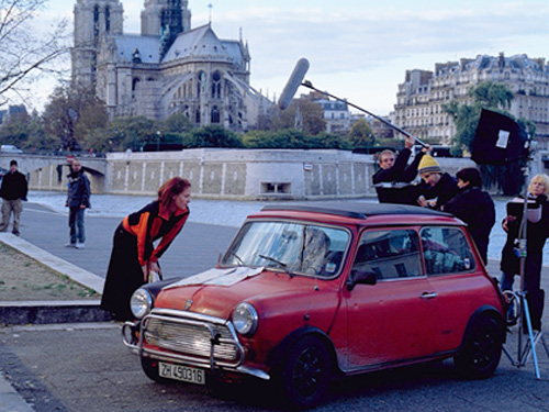 Cấm quay phim hành động ở Paris vì sợ khủng bố